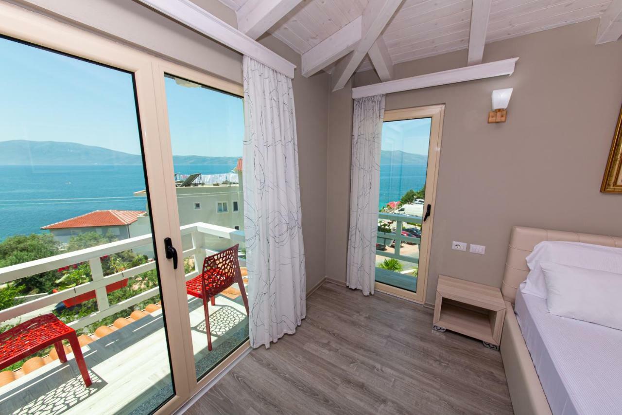 Hotel Roi Radhimë Esterno foto