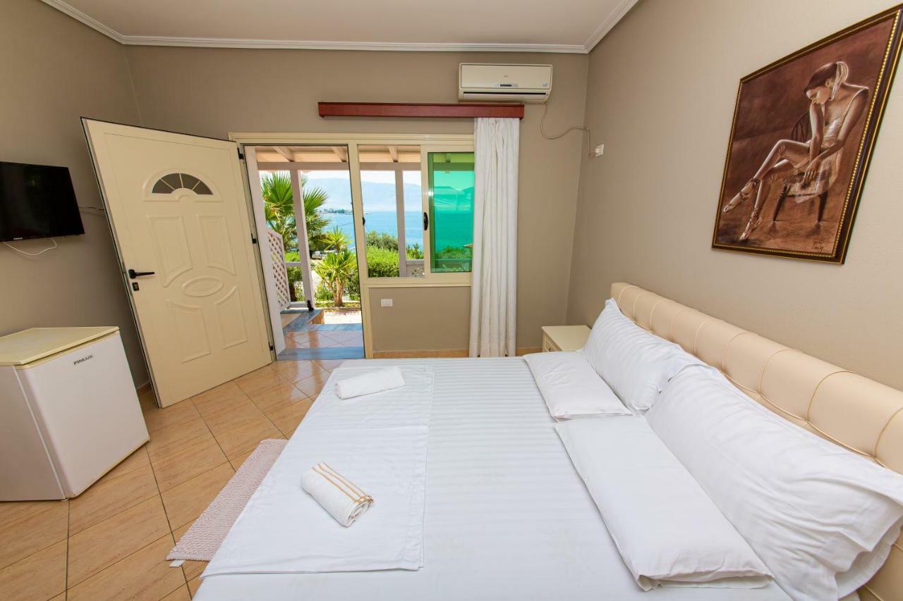 Hotel Roi Radhimë Esterno foto