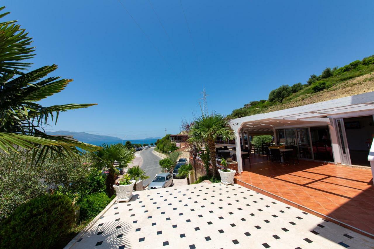 Hotel Roi Radhimë Esterno foto